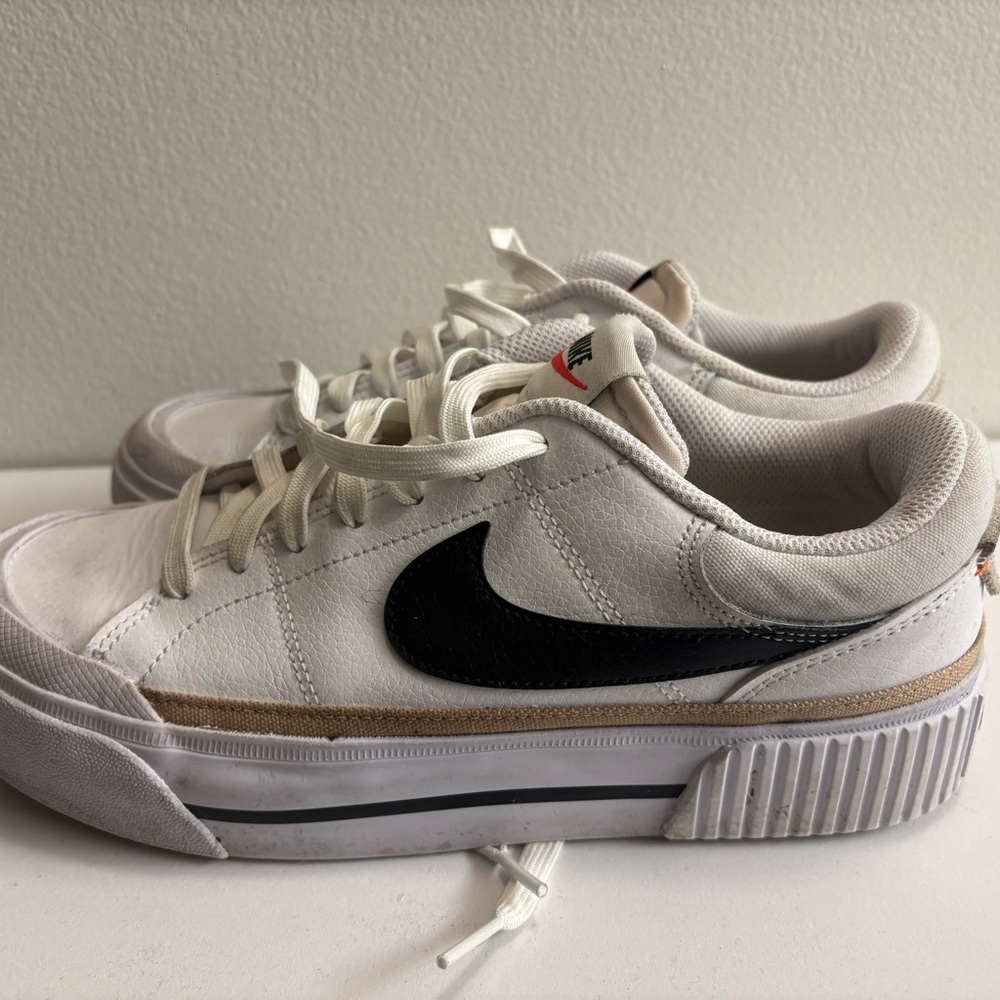 Nike White Black Tan Low-Top Women's Sneakers